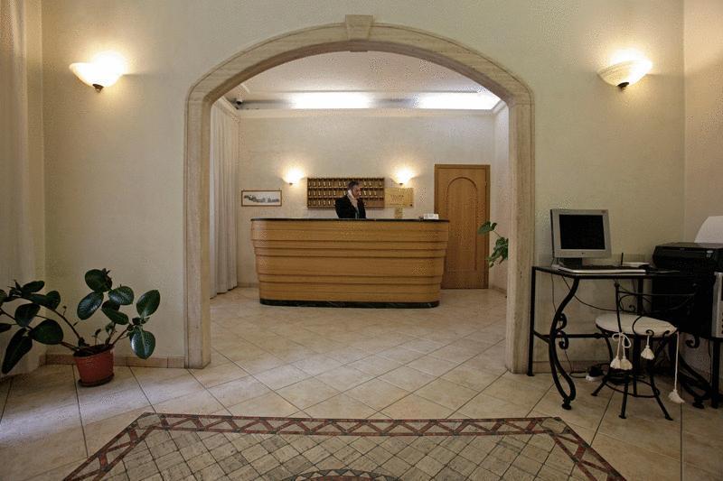 Hotel Embassy 3*