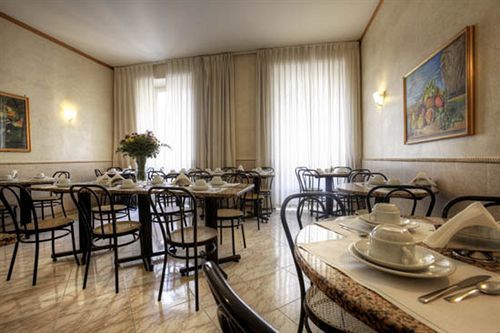 Embassy Hotel 3*
