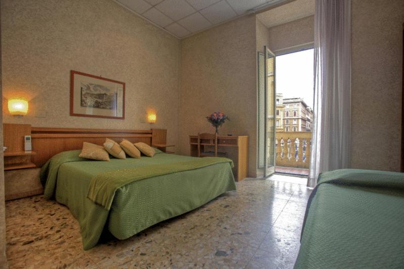 Hotel Embassy