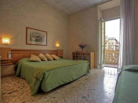 Embassy Hotel 3*