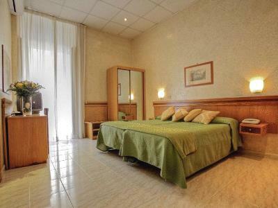 Hotel Embassy 3*